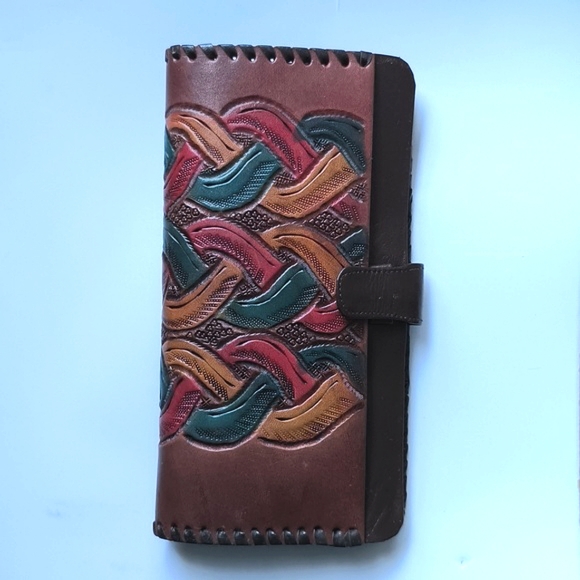 Embossed Leather Clutch Wallet - Picture 5 of 11
